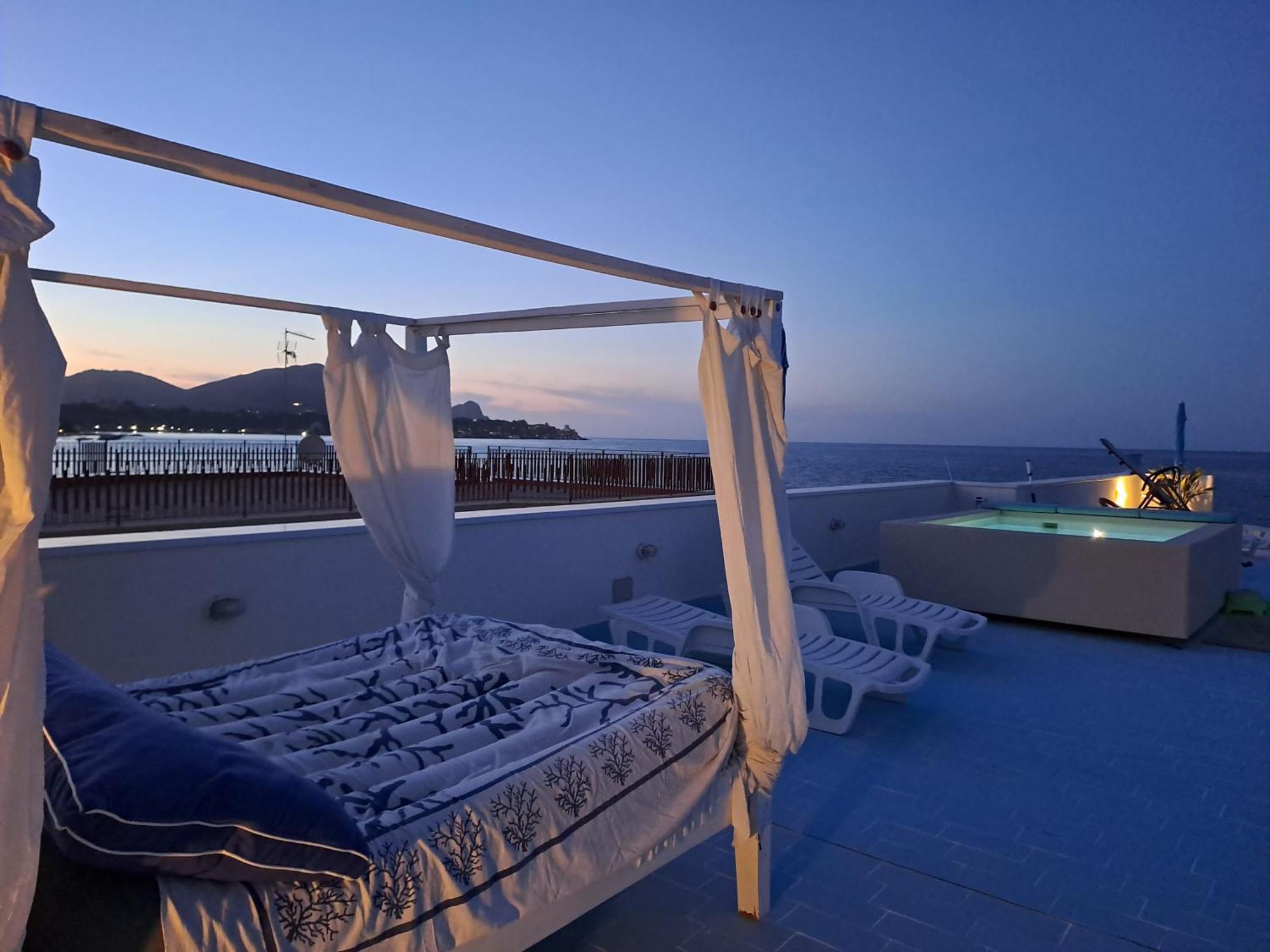 Blue Life, Sea-Luxury Rooms On The Beach Between Palermo And Cefalu' Casteldaccia Extérieur photo