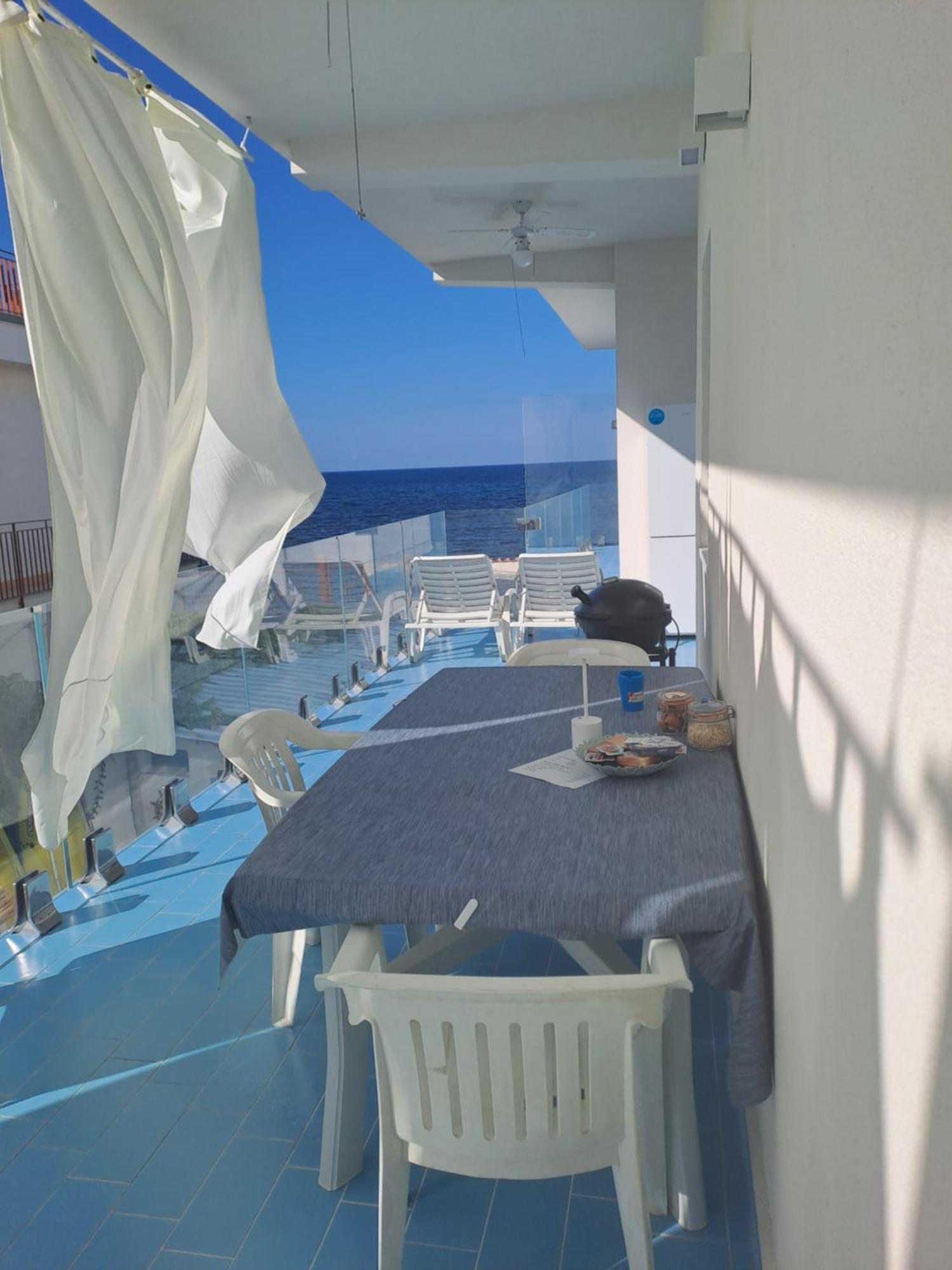 Blue Life, Sea-Luxury Rooms On The Beach Between Palermo And Cefalu' Casteldaccia Extérieur photo